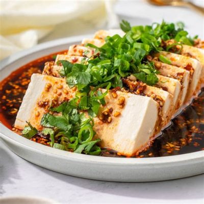  Tonghua Gushi Tofu - En Smörgåsbord av Smaker och Texturer i en Silkeslen Tofu-Kreation!